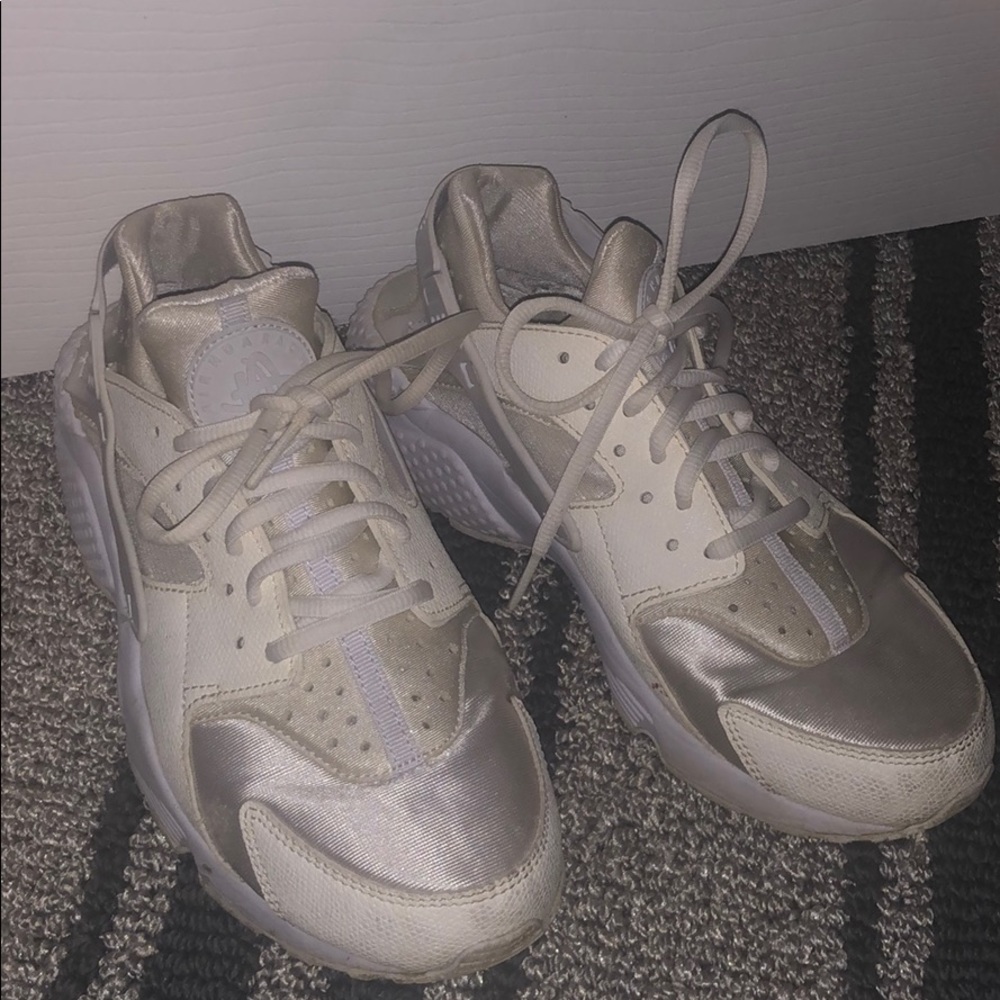 Nike sneakers (women)